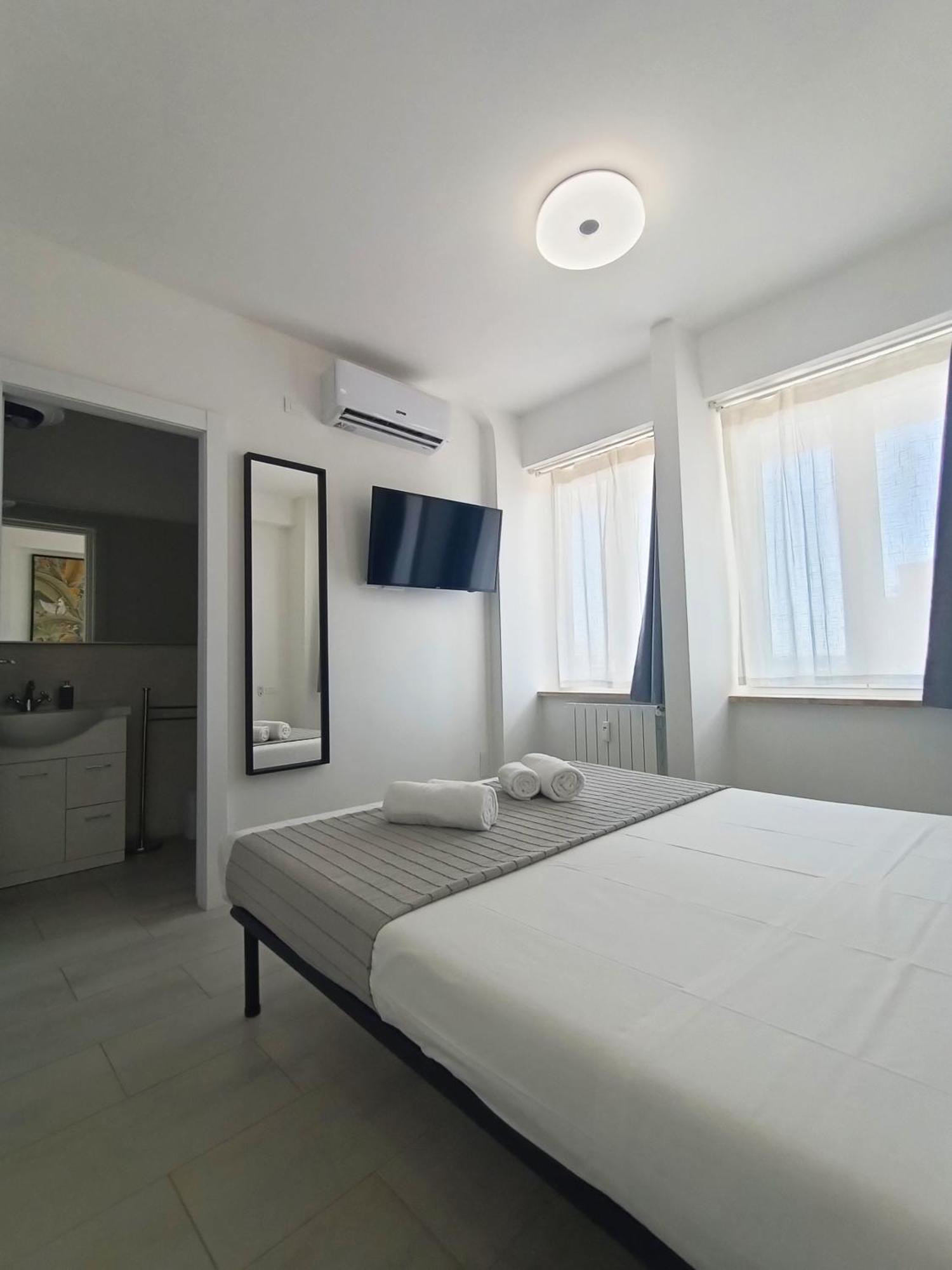 La Terrazza Sull'Appia By Hostand Apartment Рим Екстериор снимка